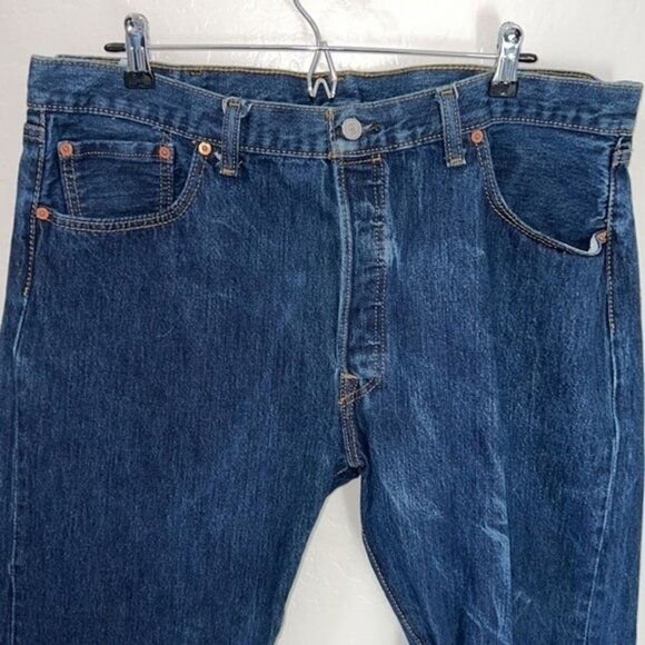 Levis 501 Button-Fly Medium Wash Straight-Leg Denim Jeans Mens Size W40 L30 - Picture 5 of 10